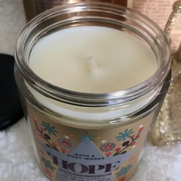 Bath and Body Works Winter Peach Marshmallow - Picture 3 of 4